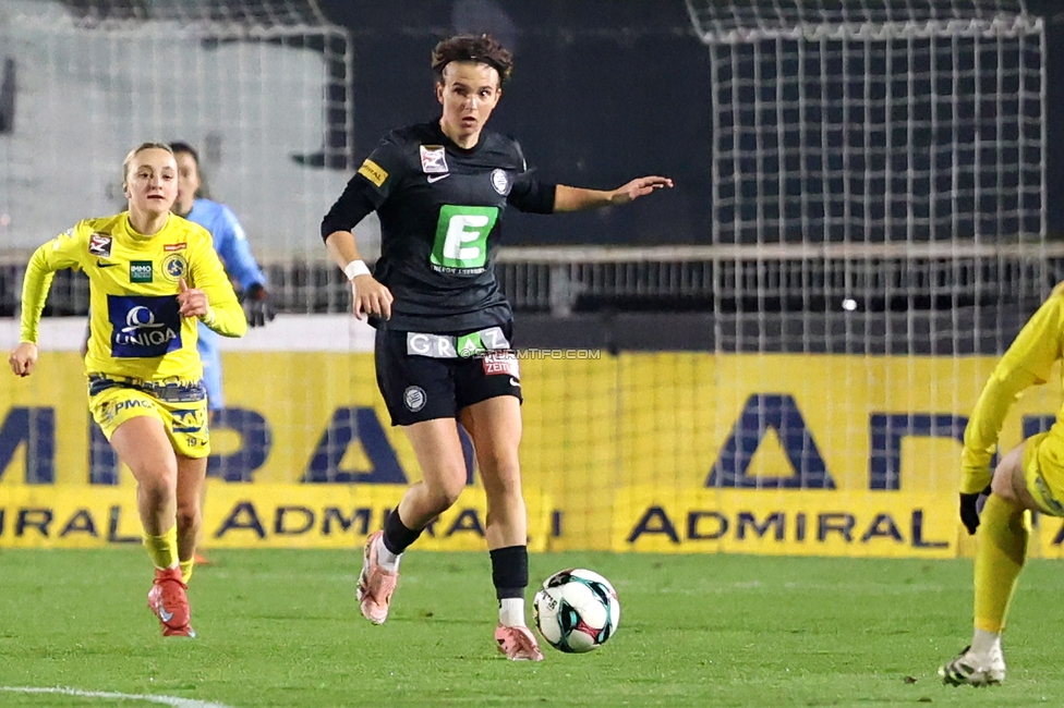 Sturm Damen - Vienna
OEFB Frauen Bundesliga, 12. Runde, SK Sturm Graz Damen - First Vienna, Trainingszentrum Messendorf, 07.11.2025. 

Foto zeigt Leonie Christin Tragl (Sturm Damen)
