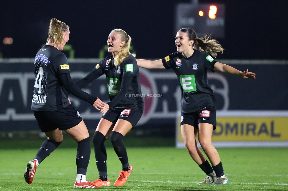 Sturm Damen - Vienna
OEFB Frauen Bundesliga, 12. Runde, SK Sturm Graz Damen - First Vienna, Trainingszentrum Messendorf, 07.11.2025. 

Foto zeigt Laura Lillholm-Petersen (Sturm Damen), Sandra Jakobsen (Sturm Damen) und Marie Spiess (Sturm Damen)
