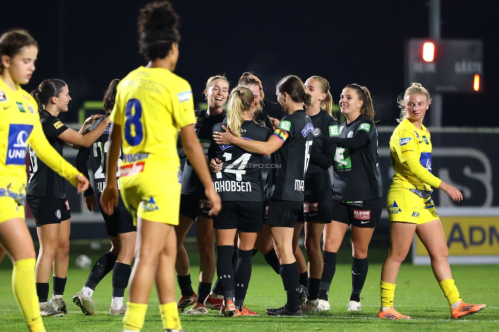 Sturm Damen - Vienna
OEFB Frauen Bundesliga, 12. Runde, SK Sturm Graz Damen - First Vienna, Trainingszentrum Messendorf, 07.11.2025. 

Foto zeigt die Mannschaft der Sturm Damen

