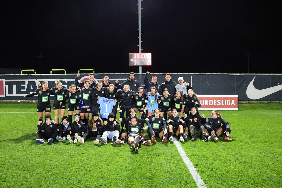 Sturm Damen - Vienna
OEFB Frauen Bundesliga, 12. Runde, SK Sturm Graz Damen - First Vienna, Trainingszentrum Messendorf, 07.11.2025. 

Foto zeigt die Mannschaft der Sturm Damen
