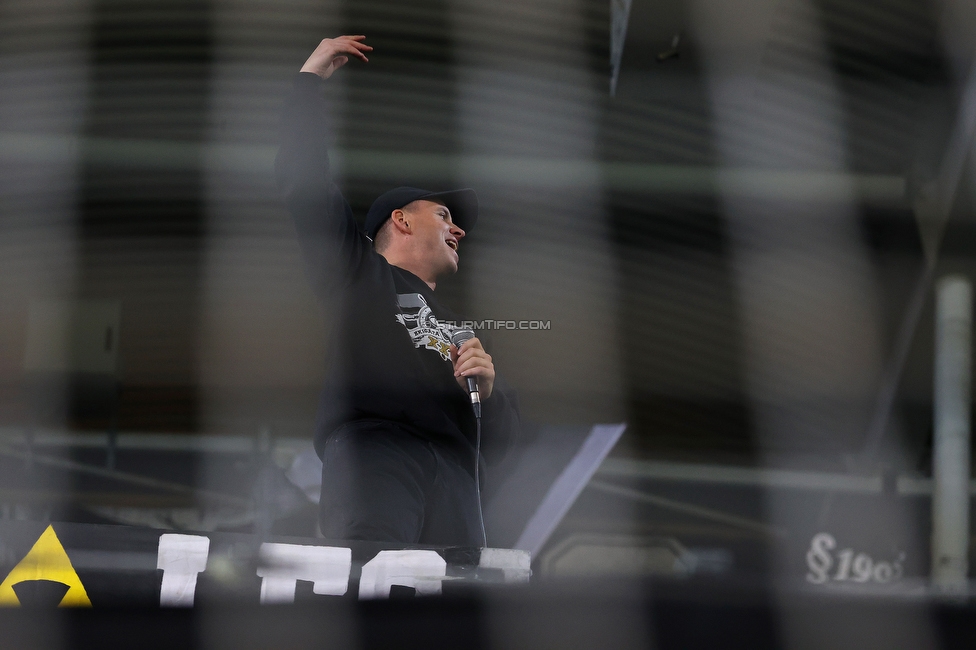 Sturm Graz - Salzburg
Oesterreichische Fussball Bundesliga, 13. Runde, SK Sturm Graz - FC Salzburg, Stadion Liebenau Graz, 26.10.2025. 

Foto zeigt Fans von Sturm
Schlüsselwörter: brigata vorsaenger