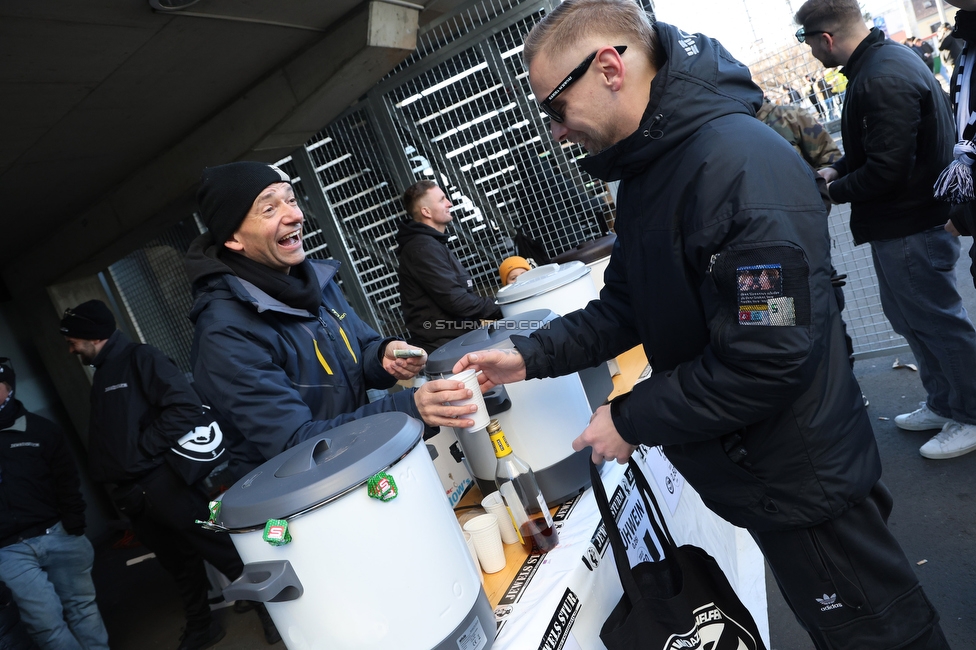 Sturm Graz - LASK
Oesterreichische Fussball Bundesliga, 14. Runde, SK Sturm Graz - LASK, Stadion Liebenau Graz, 23.11.2025. 

Foto zeigt das Vereinsfest von Schwoaze Helfen mit Thomas Hofer
