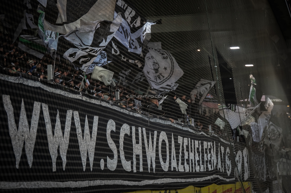 Sturm Graz - LASK
Oesterreichische Fussball Bundesliga, 14. Runde, SK Sturm Graz - LASK, Stadion Liebenau Graz, 23.11.2025. 

Foto zeigt Fans von Sturm
Schlüsselwörter: schwoazehelfen
