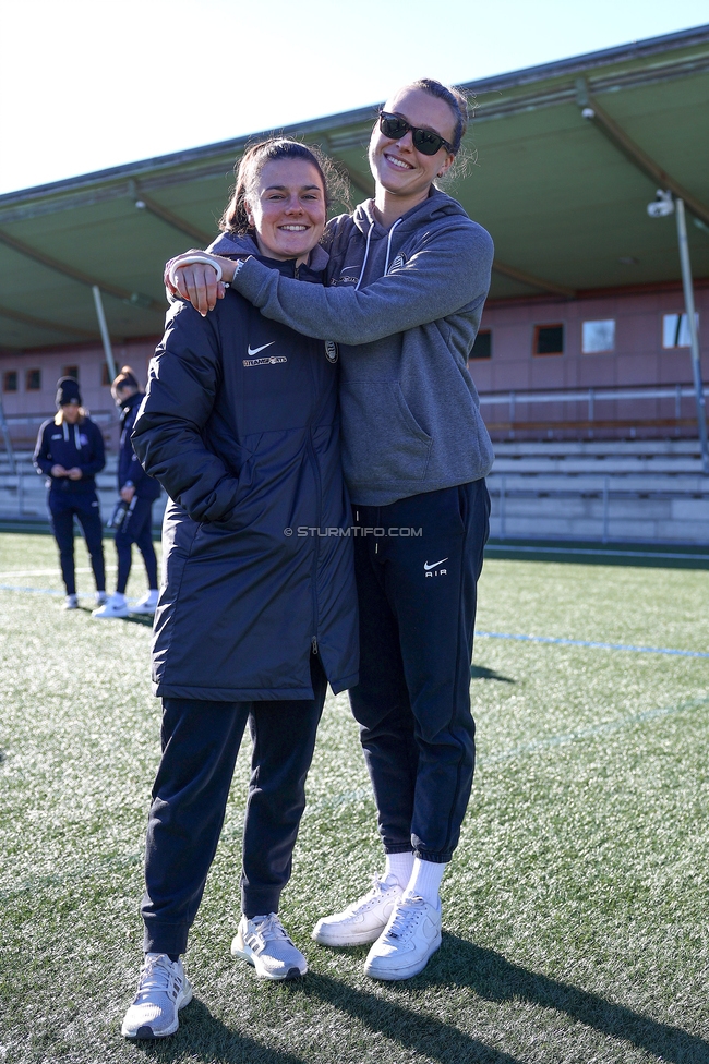 Sturm Damen - Suedburgenland Hartberg
OEFB Frauen Bundesliga, 13. Runde, SK Sturm Graz Damen - SpG Suedburgenland TSV Hartberg, Koralmstadion Deutschlandsberg, 23.11.2025. 

Foto zeigt Zala Kustrin (Sturm Damen) und Melania Pasar (Sturm Damen)
