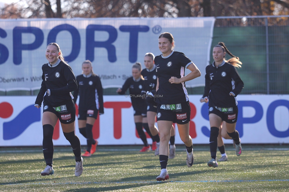 Sturm Damen - Suedburgenland Hartberg
OEFB Frauen Bundesliga, 13. Runde, SK Sturm Graz Damen - SpG Suedburgenland TSV Hartberg, Koralmstadion Deutschlandsberg, 23.11.2025. 

Foto zeigt die Mannschaft der Sturm Damen
