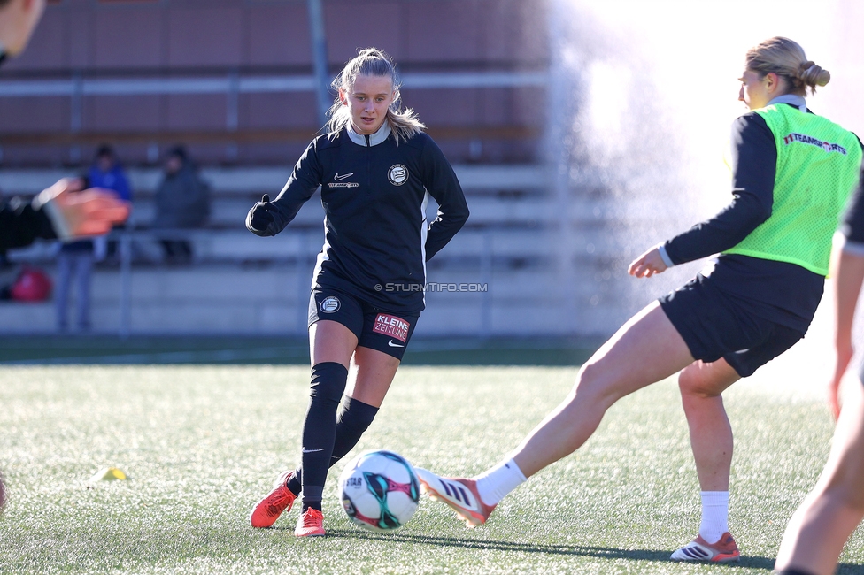 Sturm Damen - Suedburgenland Hartberg
OEFB Frauen Bundesliga, 13. Runde, SK Sturm Graz Damen - SpG Suedburgenland TSV Hartberg, Koralmstadion Deutschlandsberg, 23.11.2025. 

Foto zeigt Sandra Jakobsen (Sturm Damen)

