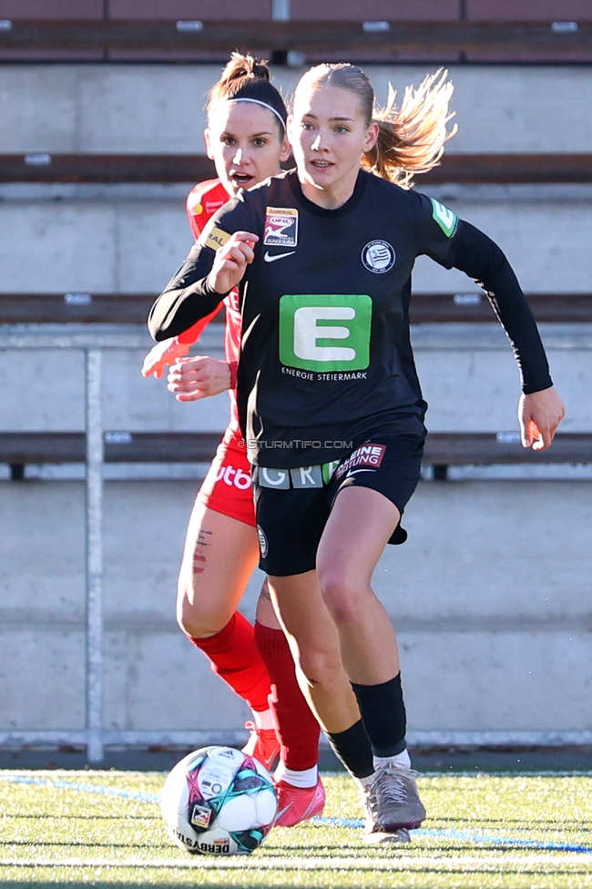 Sturm Damen - Suedburgenland Hartberg
OEFB Frauen Bundesliga, 13. Runde, SK Sturm Graz Damen - SpG Suedburgenland TSV Hartberg, Koralmstadion Deutschlandsberg, 23.11.2025. 

Foto zeigt Lena Breznik (Sturm Damen)
