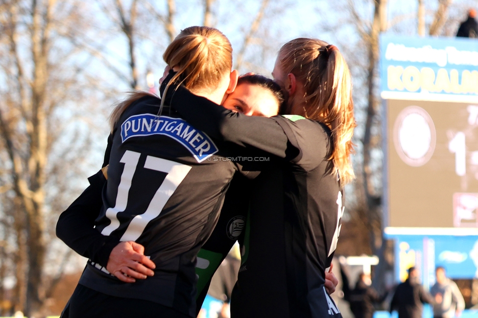 Sturm Damen - Suedburgenland Hartberg
OEFB Frauen Bundesliga, 13. Runde, SK Sturm Graz Damen - SpG Suedburgenland TSV Hartberg, Koralmstadion Deutschlandsberg, 23.11.2025. 

Foto zeigt Lena Breznik (Sturm Damen) und Zala Kustrin (Sturm Damen)

