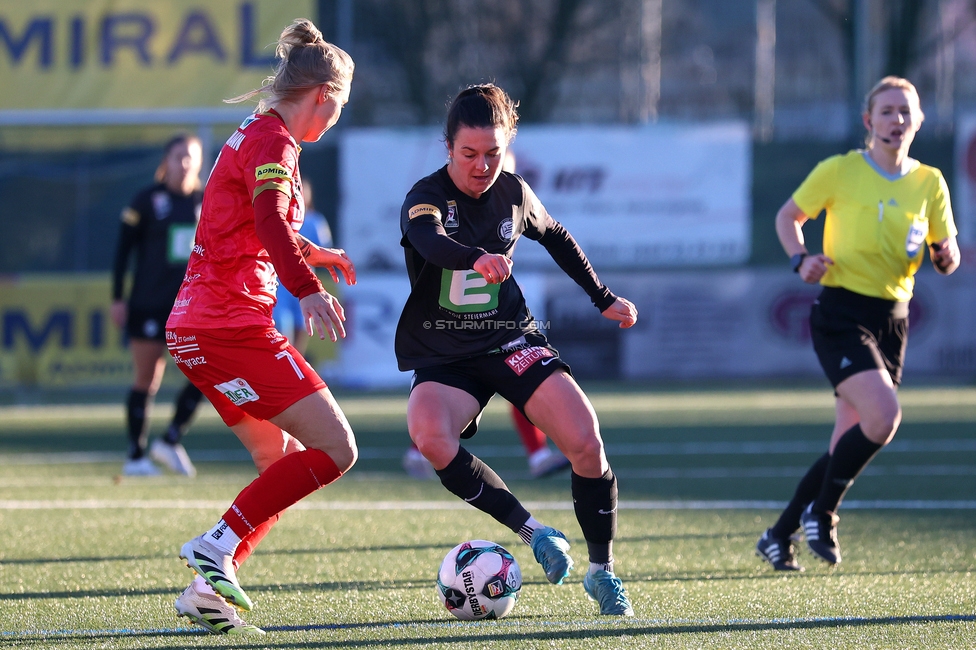 Sturm Damen - Suedburgenland Hartberg
OEFB Frauen Bundesliga, 13. Runde, SK Sturm Graz Damen - SpG Suedburgenland TSV Hartberg, Koralmstadion Deutschlandsberg, 23.11.2025. 

Foto zeigt Zala Kustrin (Sturm Damen)
