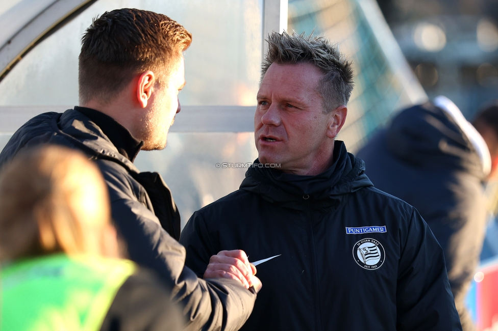 Sturm Damen - Suedburgenland Hartberg
OEFB Frauen Bundesliga, 13. Runde, SK Sturm Graz Damen - SpG Suedburgenland TSV Hartberg, Koralmstadion Deutschlandsberg, 23.11.2025. 

Foto zeigt Michael Erlitz (Sportdirektor Sturm Damen) und Daniel Gutschi (Torwart-Trainer Sturm Damen)
