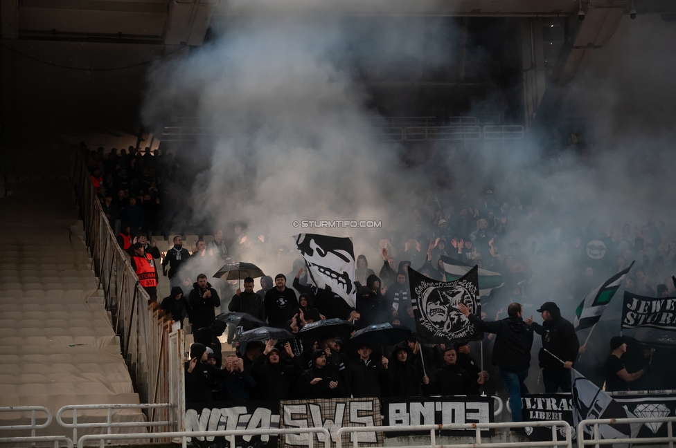 Panathinaikos - Sturm Graz
UEFA Europa League Gruppenphase 5. Spieltag, FC Panathinaikos - SK Sturm Graz, Olympiastadion Athen, 27.11.2025. 

Foto zeigt Fans von Sturm
Schlüsselwörter: pyrotechnik