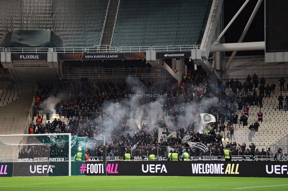 Panathinaikos - Sturm Graz
UEFA Europa League Gruppenphase 5. Spieltag, FC Panathinaikos - SK Sturm Graz, Olympiastadion Athen, 27.11.2025. 

Foto zeigt Fans von Sturm
Schlüsselwörter: pyrotechnik