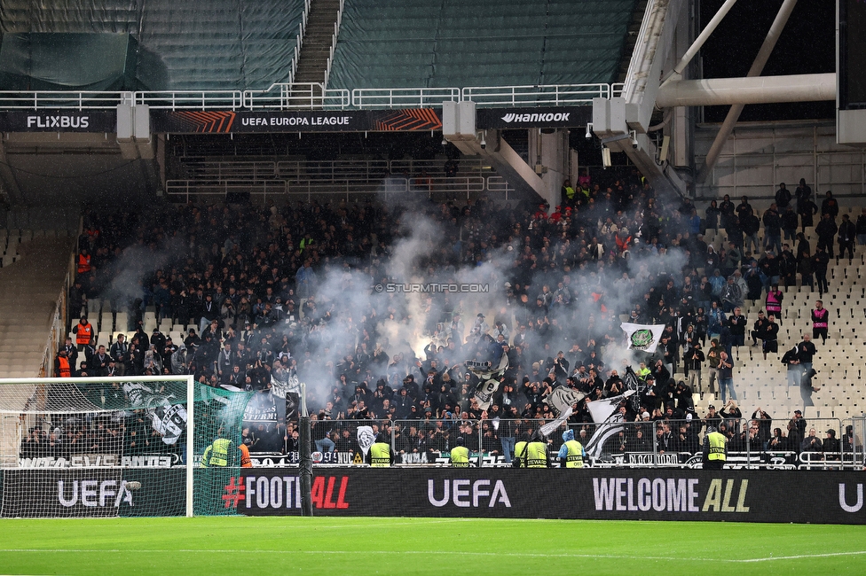 Panathinaikos - Sturm Graz
UEFA Europa League Gruppenphase 5. Spieltag, FC Panathinaikos - SK Sturm Graz, Olympiastadion Athen, 27.11.2025. 

Foto zeigt Fans von Sturm
Schlüsselwörter: pyrotechnik
