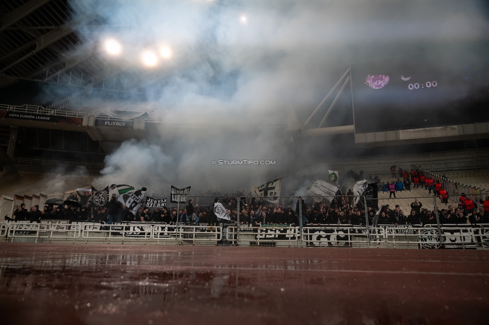 Panathinaikos - Sturm Graz
UEFA Europa League Gruppenphase 5. Spieltag, FC Panathinaikos - SK Sturm Graz, Olympiastadion Athen, 27.11.2025. 

Foto zeigt Fans von Sturm
Schlüsselwörter: pyrotechnik