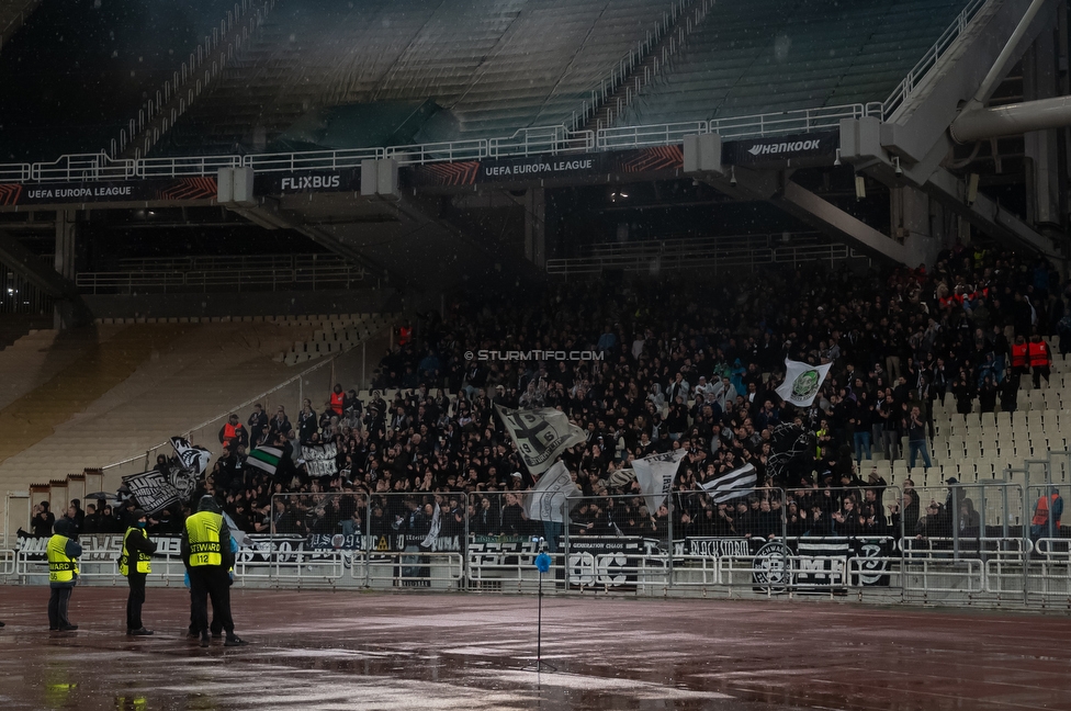 Panathinaikos - Sturm Graz
UEFA Europa League Gruppenphase 5. Spieltag, FC Panathinaikos - SK Sturm Graz, Olympiastadion Athen, 27.11.2025. 

Foto zeigt Fans von Sturm
