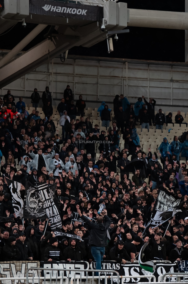 Panathinaikos - Sturm Graz
UEFA Europa League Gruppenphase 5. Spieltag, FC Panathinaikos - SK Sturm Graz, Olympiastadion Athen, 27.11.2025. 

Foto zeigt Fans von Sturm
