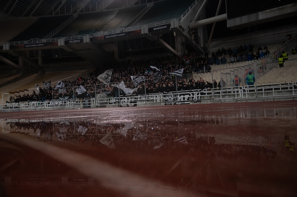 Panathinaikos - Sturm Graz
UEFA Europa League Gruppenphase 5. Spieltag, FC Panathinaikos - SK Sturm Graz, Olympiastadion Athen, 27.11.2025. 

Foto zeigt Fans von Sturm
