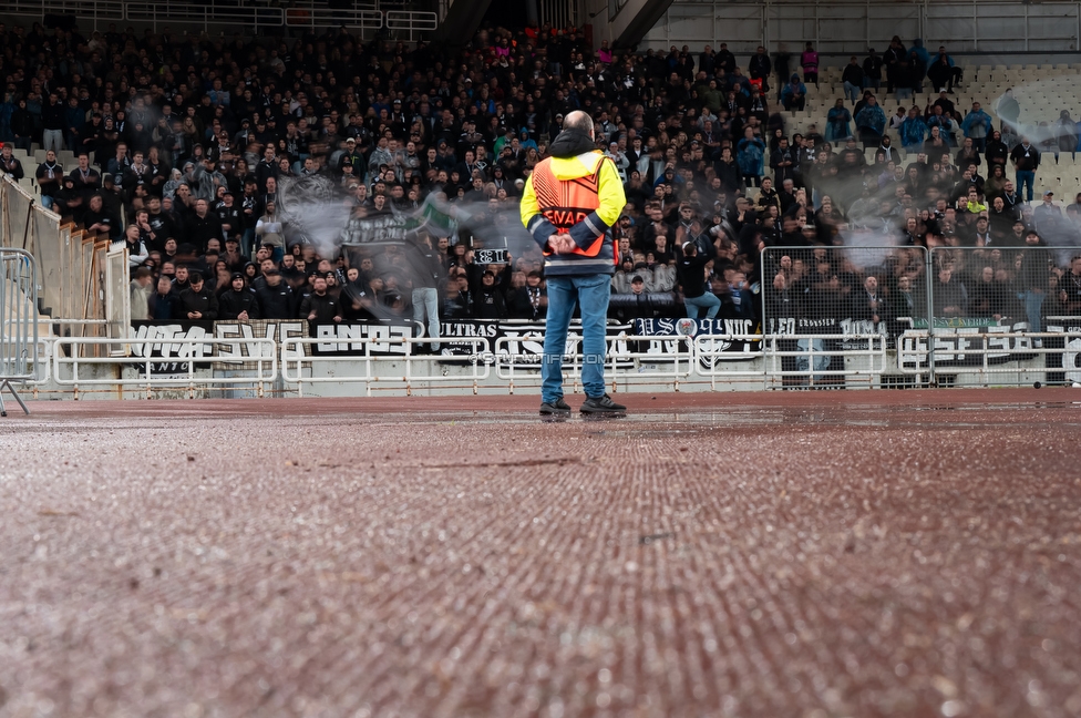 Panathinaikos - Sturm Graz
UEFA Europa League Gruppenphase 5. Spieltag, FC Panathinaikos - SK Sturm Graz, Olympiastadion Athen, 27.11.2025. 

Foto zeigt Fans von Sturm
