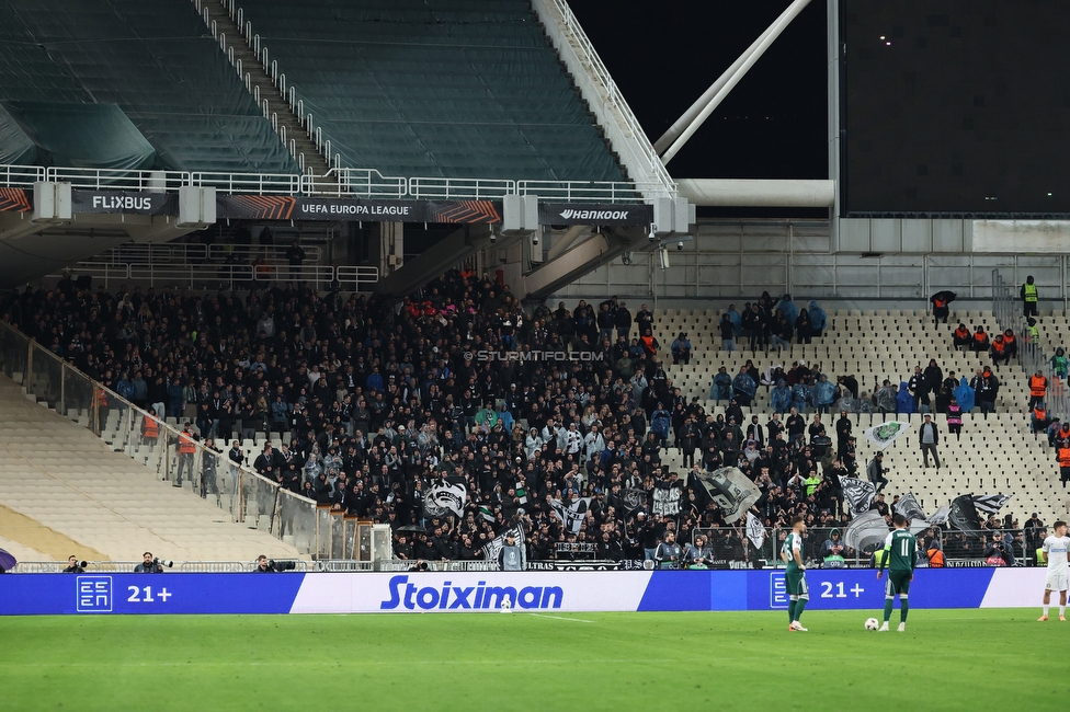 Panathinaikos - Sturm Graz
UEFA Europa League Gruppenphase 5. Spieltag, FC Panathinaikos - SK Sturm Graz, Olympiastadion Athen, 27.11.2025. 

Foto zeigt Fans von Sturm
