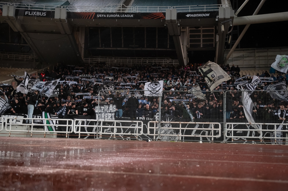 Panathinaikos - Sturm Graz
UEFA Europa League Gruppenphase 5. Spieltag, FC Panathinaikos - SK Sturm Graz, Olympiastadion Athen, 27.11.2025. 

Foto zeigt Fans von Sturm
Schlüsselwörter: schals