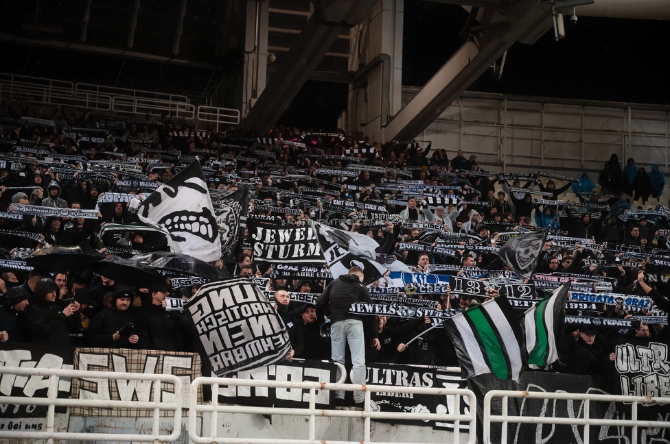 Panathinaikos - Sturm Graz
UEFA Europa League Gruppenphase 5. Spieltag, FC Panathinaikos - SK Sturm Graz, Olympiastadion Athen, 27.11.2025. 

Foto zeigt Fans von Sturm
Schlüsselwörter: schals