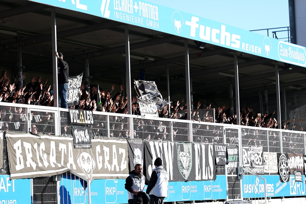 Hartberg - Sturm Graz
Oesterreichische Fussball Bundesliga, 15. Runde, TSV Hartberg - SK Sturm Graz, PROfertil Arena Hartberg, 30.11.2025. 

Foto zeigt Fans von Sturm

