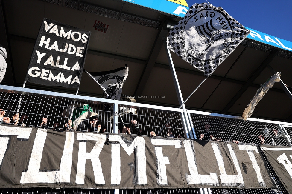 Hartberg - Sturm Graz
Oesterreichische Fussball Bundesliga, 15. Runde, TSV Hartberg - SK Sturm Graz, PROfertil Arena Hartberg, 30.11.2025. 

Foto zeigt Fans von Sturm
