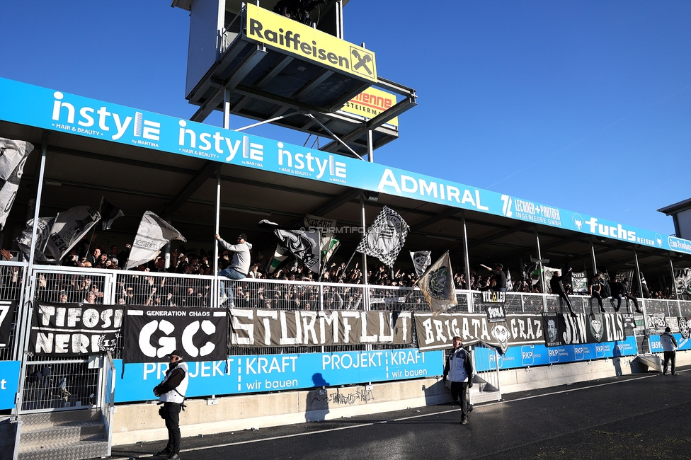 Hartberg - Sturm Graz
Oesterreichische Fussball Bundesliga, 15. Runde, TSV Hartberg - SK Sturm Graz, PROfertil Arena Hartberg, 30.11.2025. 

Foto zeigt Fans von Sturm
