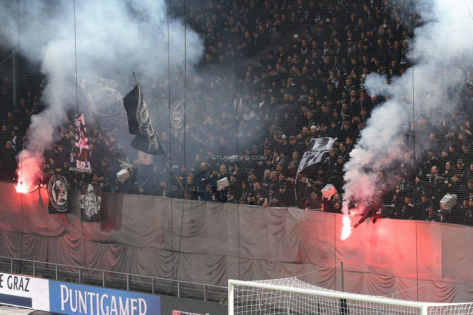 Sturm Graz - GAK
Oesterreichische Fussball Bundesliga, 16. Runde, SK Sturm Graz - Grazer AK, Stadion Liebenau Graz, 07.12.2025. 

Foto zeigt Fans von Sturm mit Pyrotechnik
