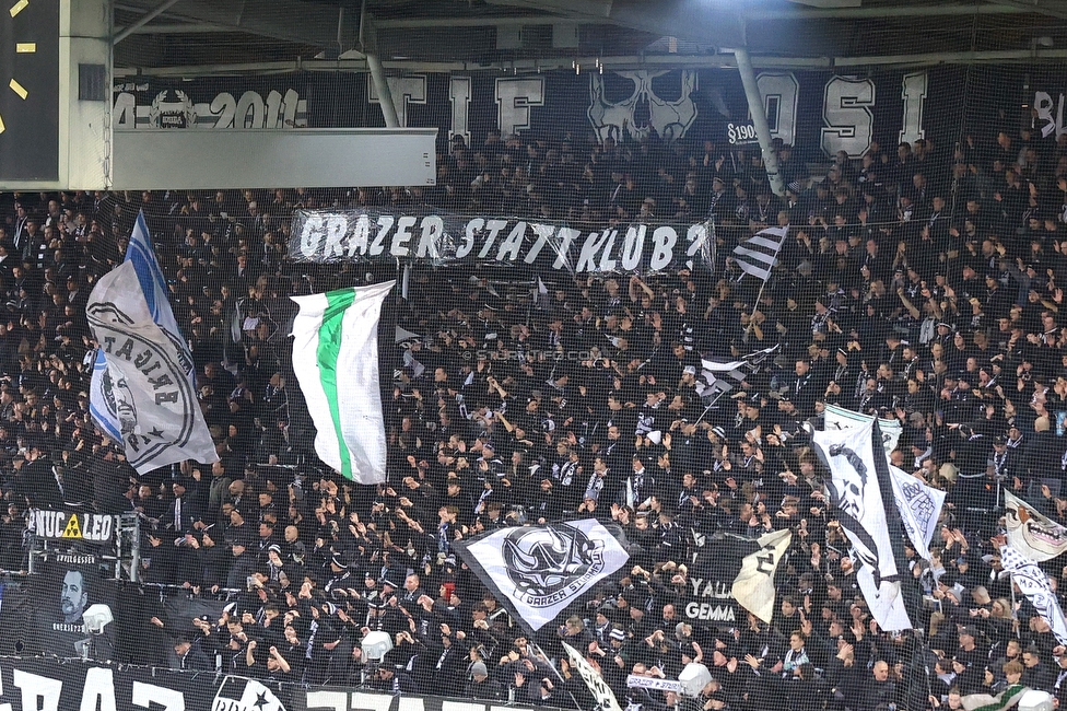 Sturm Graz - GAK
Oesterreichische Fussball Bundesliga, 16. Runde, SK Sturm Graz - Grazer AK, Stadion Liebenau Graz, 07.12.2025. 

Foto zeigt Fans von Sturm mit einem Spruchband
