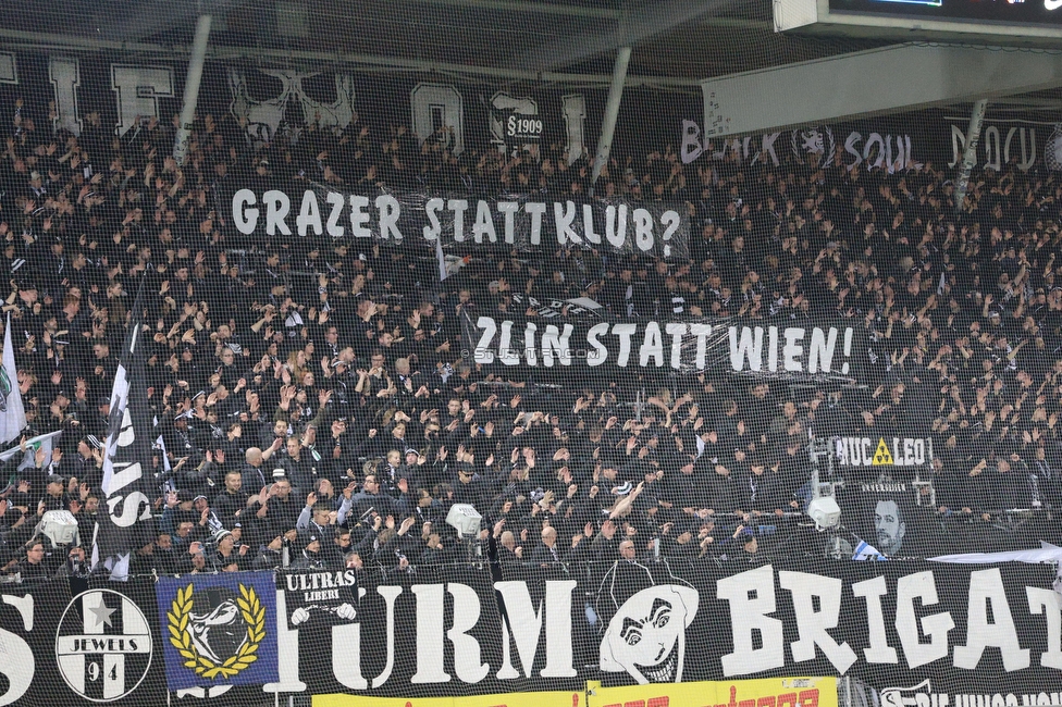 Sturm Graz - GAK
Oesterreichische Fussball Bundesliga, 16. Runde, SK Sturm Graz - Grazer AK, Stadion Liebenau Graz, 07.12.2025. 

Foto zeigt Fans von Sturm mit einem Spruchband
