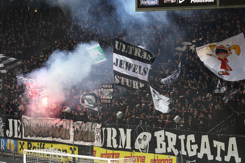 Sturm Graz - GAK
Oesterreichische Fussball Bundesliga, 16. Runde, SK Sturm Graz - Grazer AK, Stadion Liebenau Graz, 07.12.2025. 

Foto zeigt Fans von Sturm mit einem Spruchband
