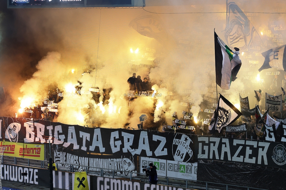 Sturm Graz - GAK
Oesterreichische Fussball Bundesliga, 16. Runde, SK Sturm Graz - Grazer AK, Stadion Liebenau Graz, 07.12.2025. 

Foto zeigt Fans von Sturm mit einer Choreografie
Schlüsselwörter: brigata