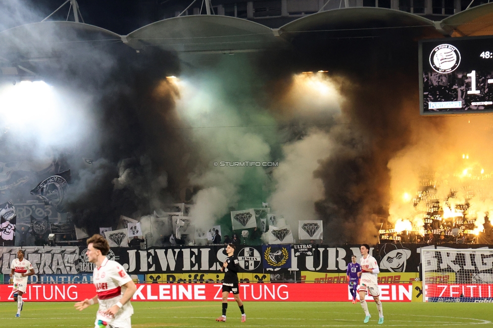 Sturm Graz - GAK
Oesterreichische Fussball Bundesliga, 16. Runde, SK Sturm Graz - Grazer AK, Stadion Liebenau Graz, 07.12.2025. 

Foto zeigt Fans von Sturm
Schlüsselwörter: jewels