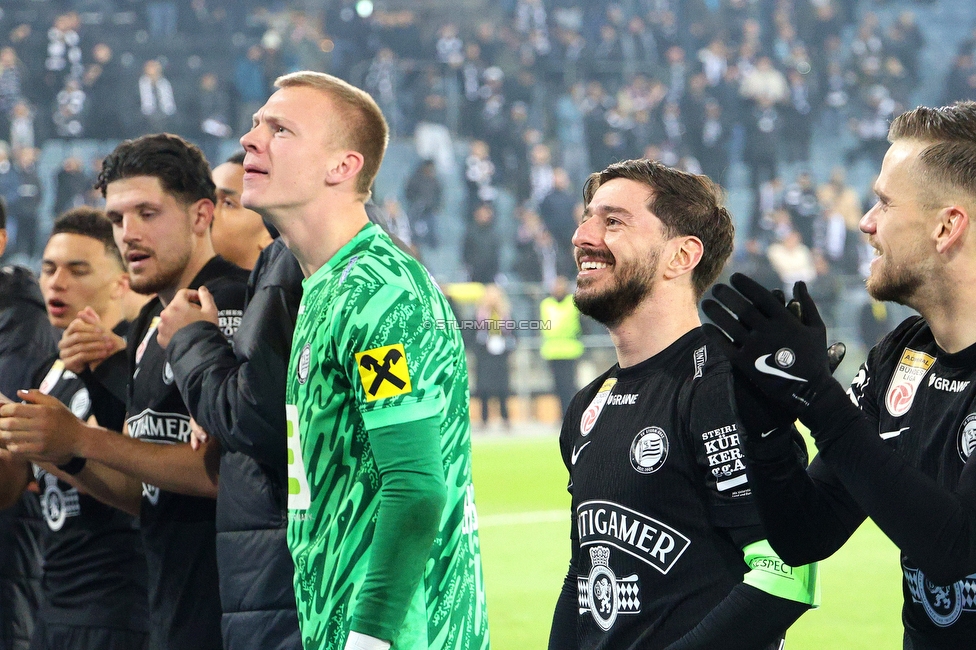 Sturm Graz - GAK
Oesterreichische Fussball Bundesliga, 16. Runde, SK Sturm Graz - Grazer AK, Stadion Liebenau Graz, 07.12.2025. 

Foto zeigt Oliver Christensen (Sturm), Otar Kiteishvili (Sturm) und Tomi Horvat (Sturm)
