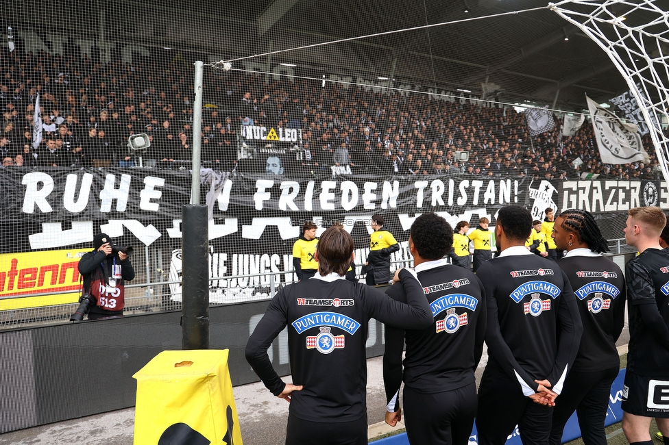 Sturm Graz - BW Linz
Oesterreichische Fussball Bundesliga, 20. Runde, SK Sturm Graz - Blau-Weiss Linz, Stadion Liebenau Graz, 22.02.2026. 

Foto zeigt die Mannschaft von Sturm und Fans von Sturm mit einem Spruchband

