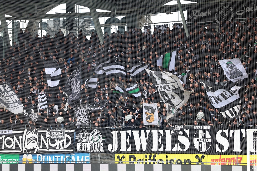 Sturm Graz - BW Linz
Oesterreichische Fussball Bundesliga, 20. Runde, SK Sturm Graz - FC Blau-Weiss Linz, Stadion Liebenau Graz, 22.02.2026. 

Foto zeigt Fans von Sturm
Schlüsselwörter: bastion jewels