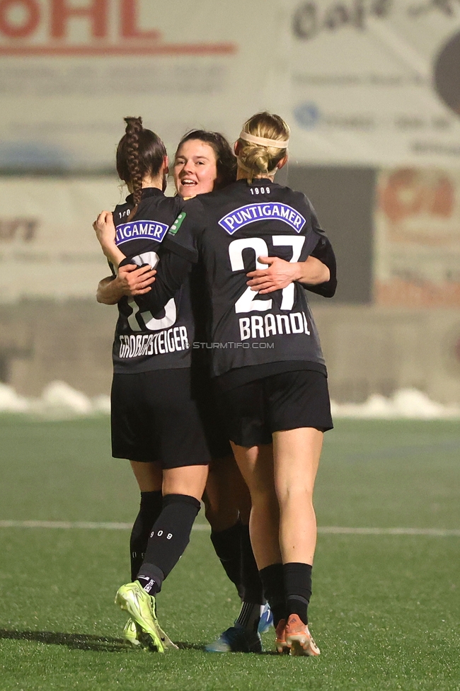 Sturm Damen - RB Salzburg
OEFB Frauen Bundesliga, 15. Runde, SK Sturm Graz Damen - RB Salzburg, Koralmstadion Deutschlandsberg , 21.02.2026. Foto zeigt Elisabeth Brandl (Sturm Damen), Stefanie Grossgasteiger (Sturm Damen) und Zala Kustrin (Sturm Damen)

