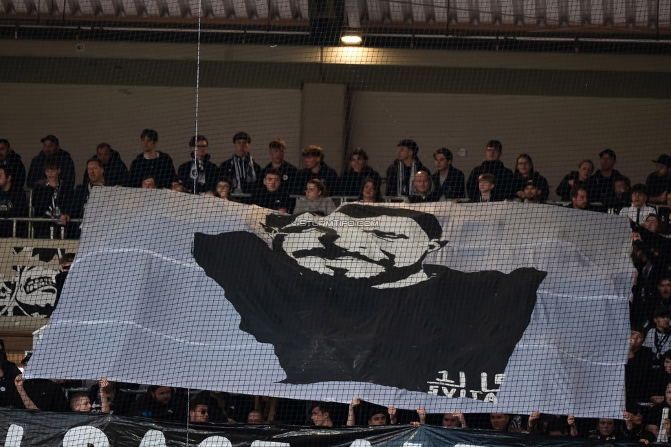 Austria Wien - Sturm Graz
Oesterreichische Fussball Bundesliga, 23. Runde, FK Austria Wien - SK Sturm Graz, Franz Horr Stadion Wien, 15.03.2026.

Foto zeigt Fans von Sturm mit einem Spruchband
Schlüsselwörter: pisa