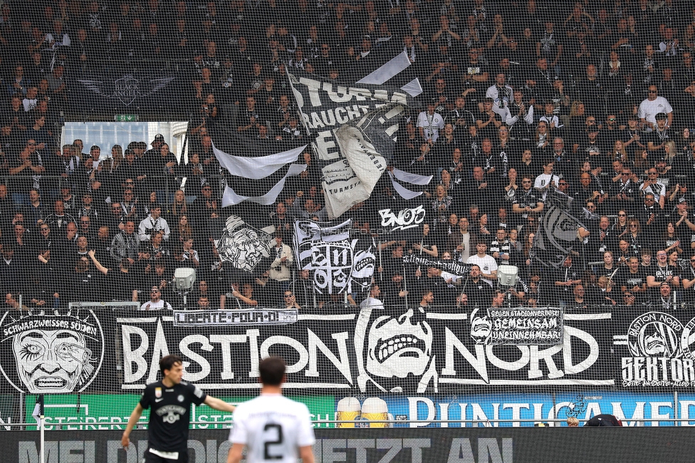 Sturm Graz - Hartberg
Oesterreichische Fussball Bundesliga, 26. Runde, SK Sturm Graz - TSV Hartberg, Stadion Graz-Liebenau, 12.04.2026. 

Foto zeigt Fans von Sturm
Schlüsselwörter: bastion