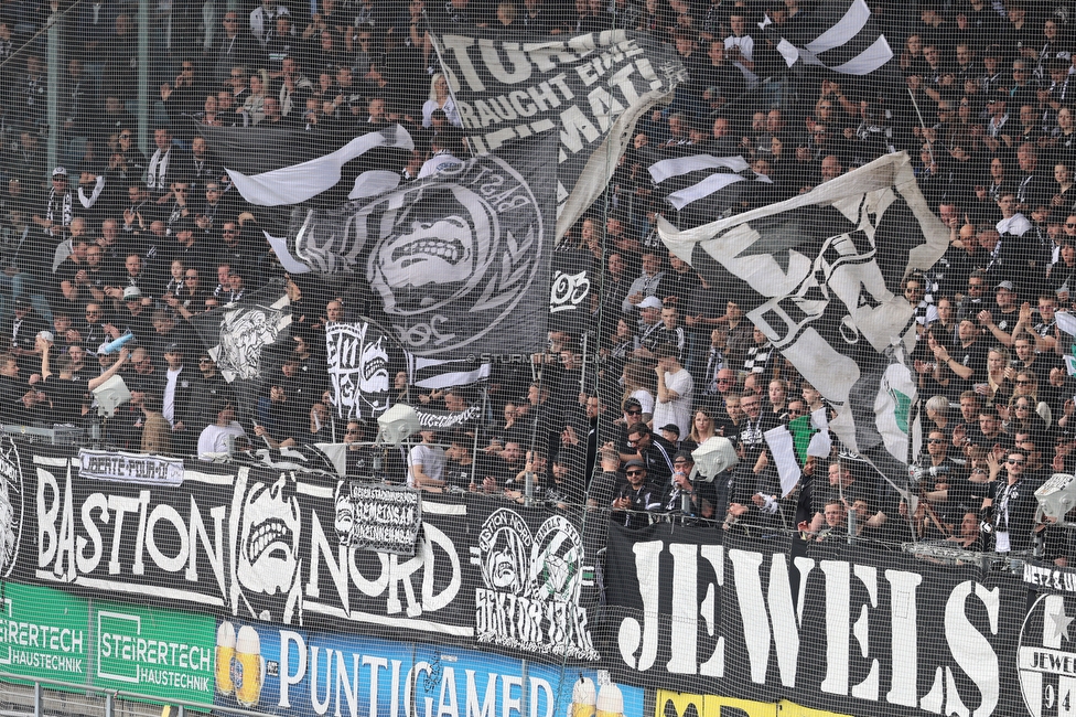 Sturm Graz - Hartberg
Oesterreichische Fussball Bundesliga, 26. Runde, SK Sturm Graz - TSV Hartberg, Stadion Graz-Liebenau, 12.04.2026. Foto zeigt Fans von Sturm
Schlüsselwörter: bastion jewels