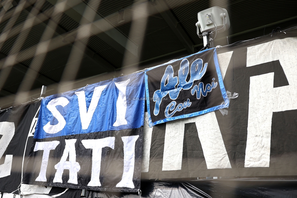 Sturm Graz - Hartberg
Oesterreichische Fussball Bundesliga, 26. Runde, SK Sturm Graz - TSV Hartberg, Stadion Graz-Liebenau, 12.04.2026. Foto zeigt Fans von Sturm mit einer Zaunfahne
Schlüsselwörter: pisa