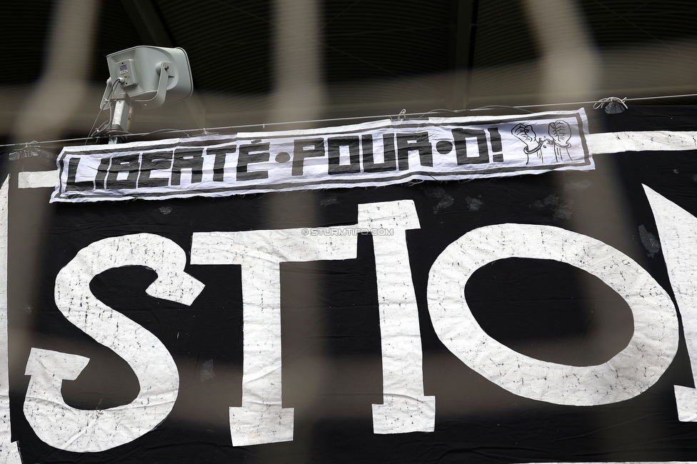 Sturm Graz - Hartberg
Oesterreichische Fussball Bundesliga, 26. Runde, SK Sturm Graz - TSV Hartberg, Stadion Graz-Liebenau, 12.04.2026. Foto zeigt Fans von Sturm mit einer Zaunfahne
Schlüsselwörter: bastion