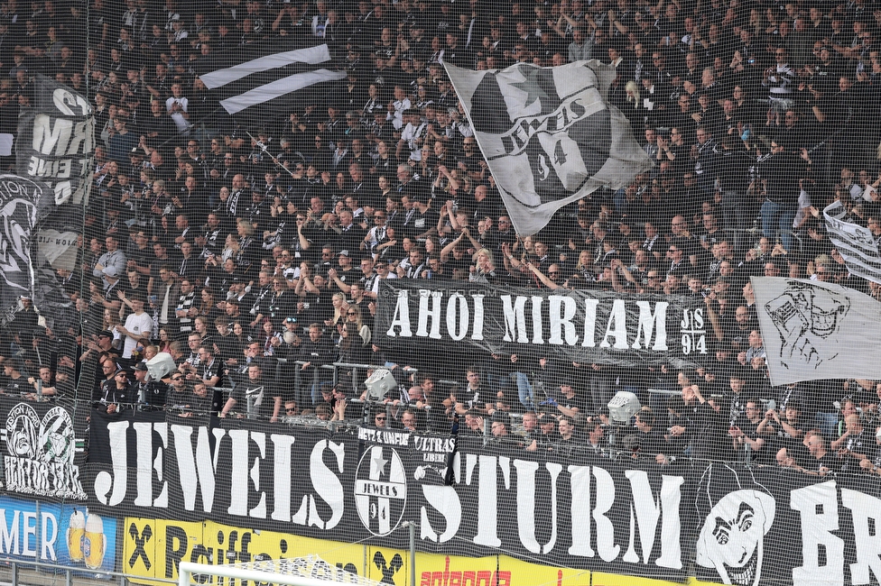 Sturm Graz - Hartberg
Oesterreichische Fussball Bundesliga, 26. Runde, SK Sturm Graz - TSV Hartberg, Stadion Graz-Liebenau, 12.04.2026. Foto zeigt Fans von Sturm mit einem Spruchband
Schlüsselwörter: jewels baby