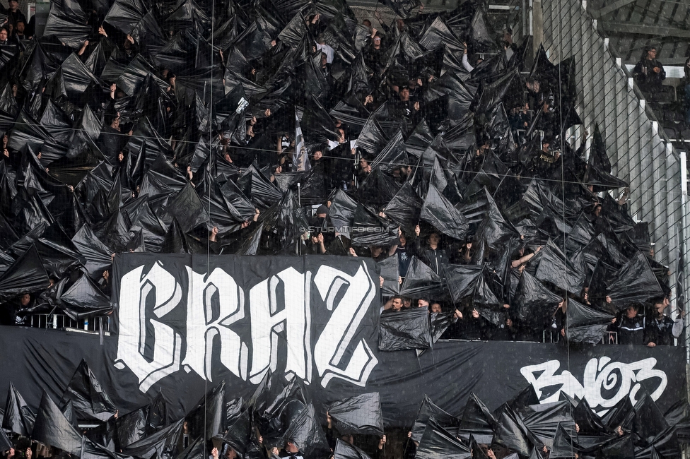 LASK - Sturm Graz
Oesterreichische Fussball Bundesliga, 27. Runde, LASK - SK Sturm Graz, Arena Linz, 19.04.2026.

Foto zeigt Fans von Sturm mit einer Choreografie
