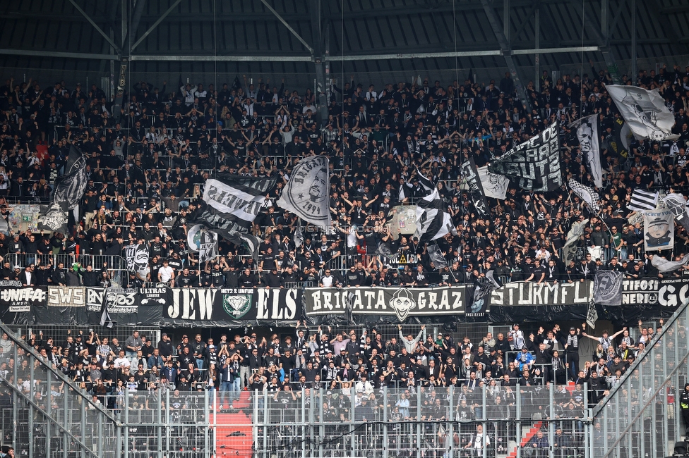 LASK - Sturm Graz
Oesterreichische Fussball Bundesliga, 27. Runde, LASK - SK Sturm Graz, Arena Linz, 19.04.2026.Foto zeigt Fans von Sturm
