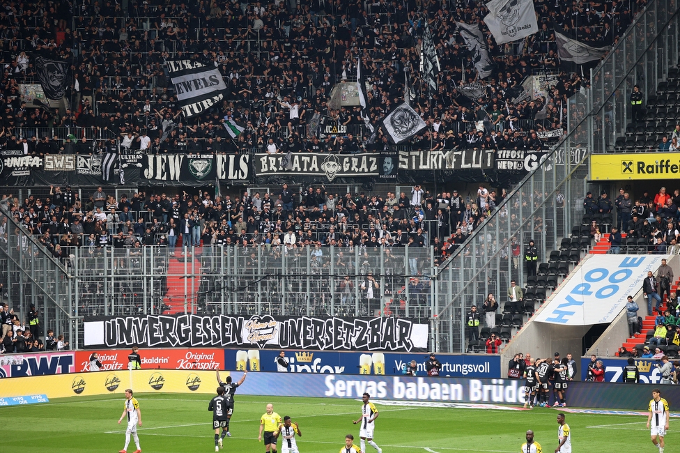 LASK - Sturm Graz
Oesterreichische Fussball Bundesliga, 27. Runde, LASK - SK Sturm Graz, Arena Linz, 19.04.2026.Foto zeigt Fans von Sturm
