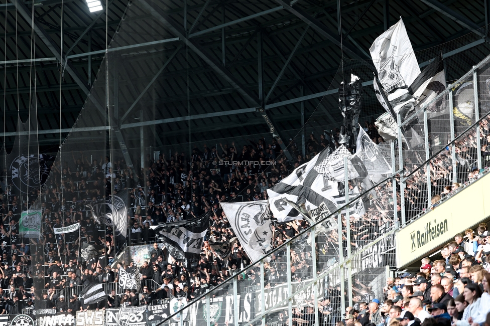 LASK - Sturm Graz
Oesterreichische Fussball Bundesliga, 27. Runde, LASK - SK Sturm Graz, Arena Linz, 19.04.2026.Foto zeigt Fans von Sturm
