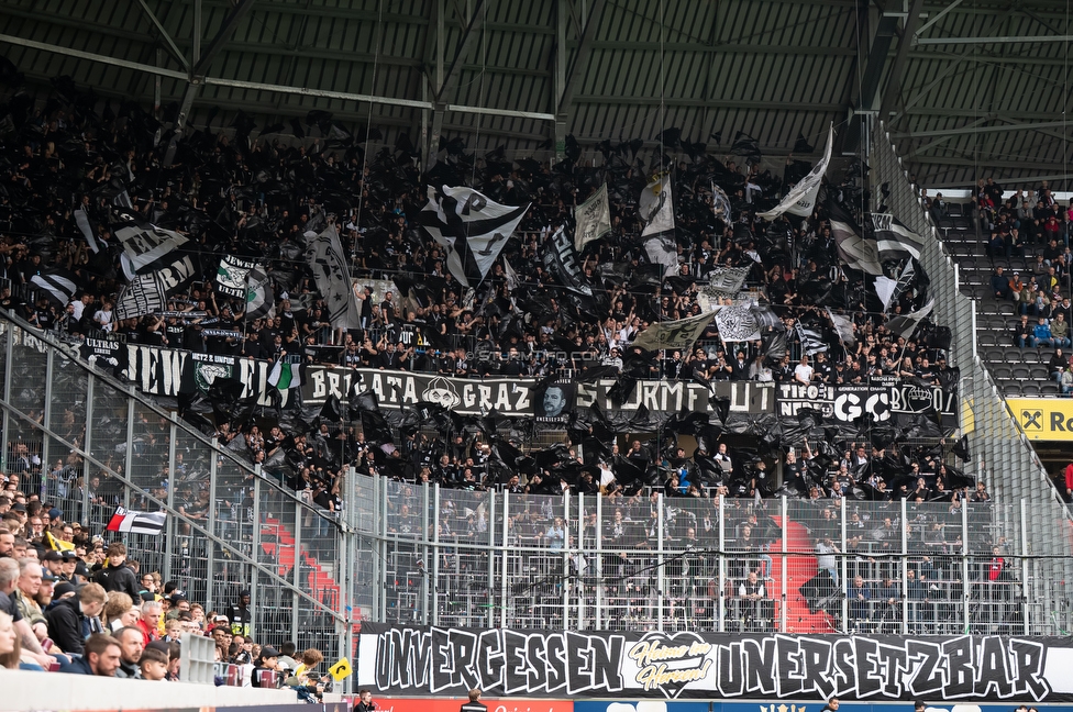LASK - Sturm Graz
Oesterreichische Fussball Bundesliga, 27. Runde, LASK - SK Sturm Graz, Arena Linz, 19.04.2026.

Foto zeigt Fans von Sturm
