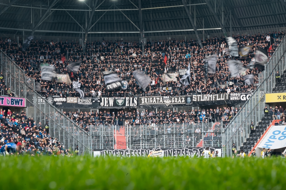 LASK - Sturm Graz
Oesterreichische Fussball Bundesliga, 27. Runde, LASK - SK Sturm Graz, Arena Linz, 19.04.2026.

Foto zeigt Fans von Sturm
